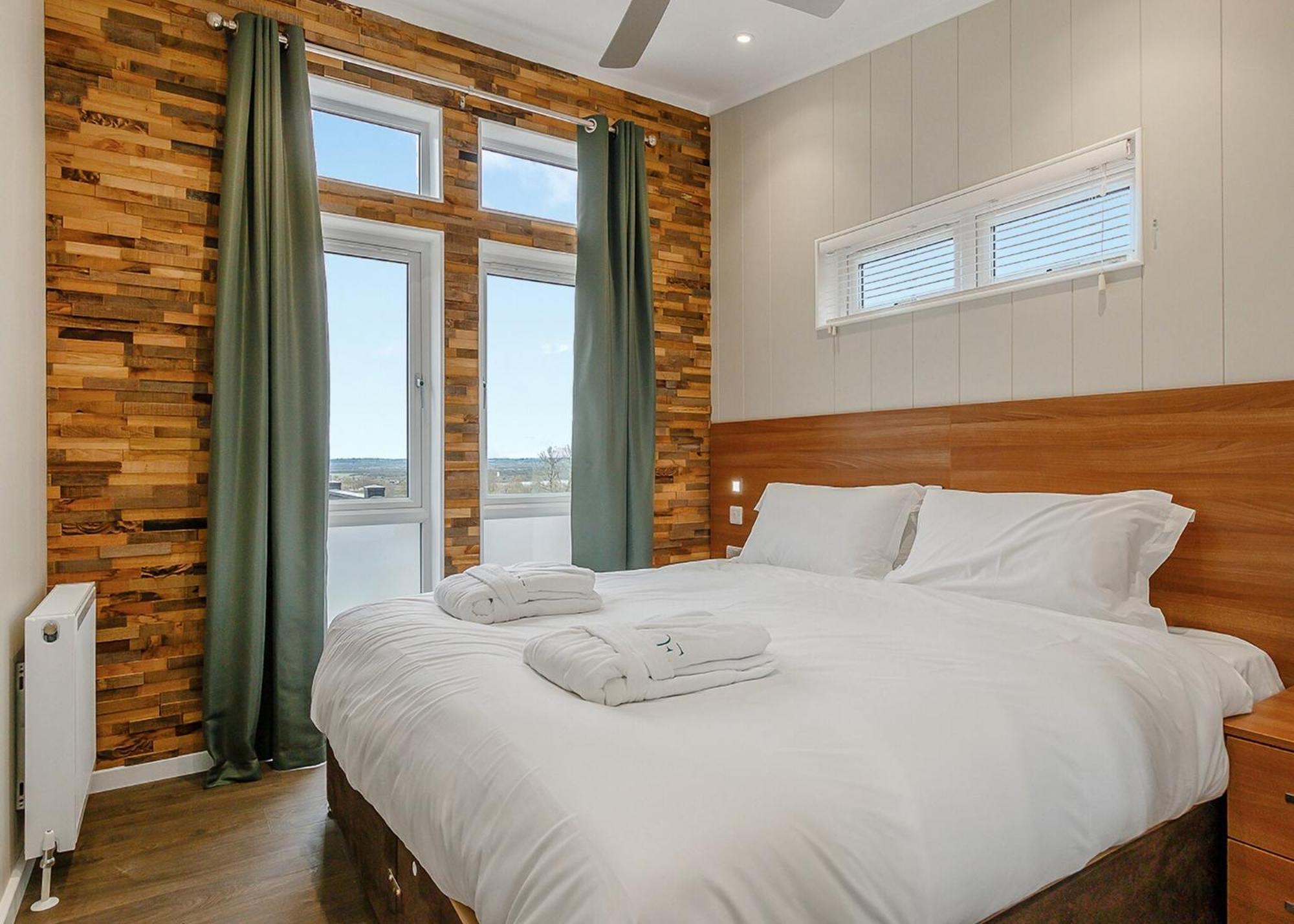 Cheddar Woods Resort And Spa Екстериор снимка