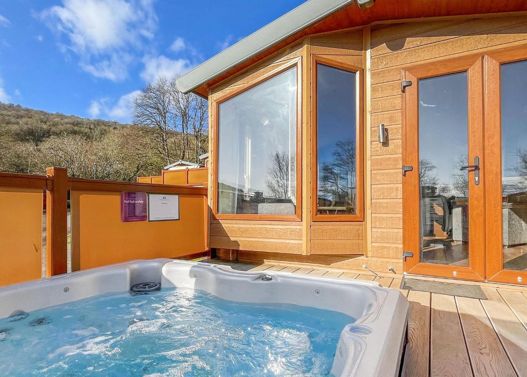 Cheddar Woods Resort And Spa Екстериор снимка